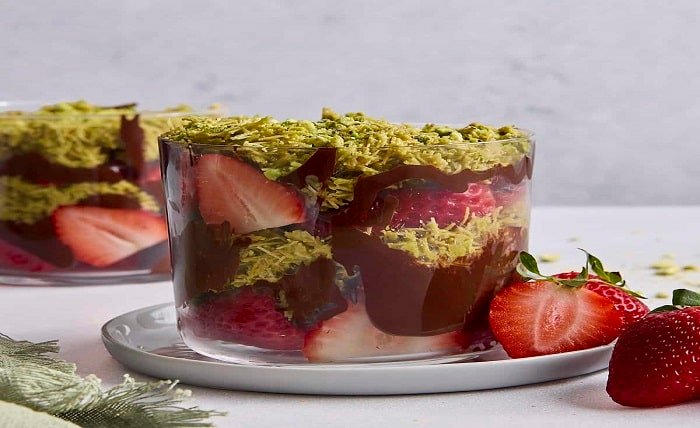 dubai chocolate strawberries near me